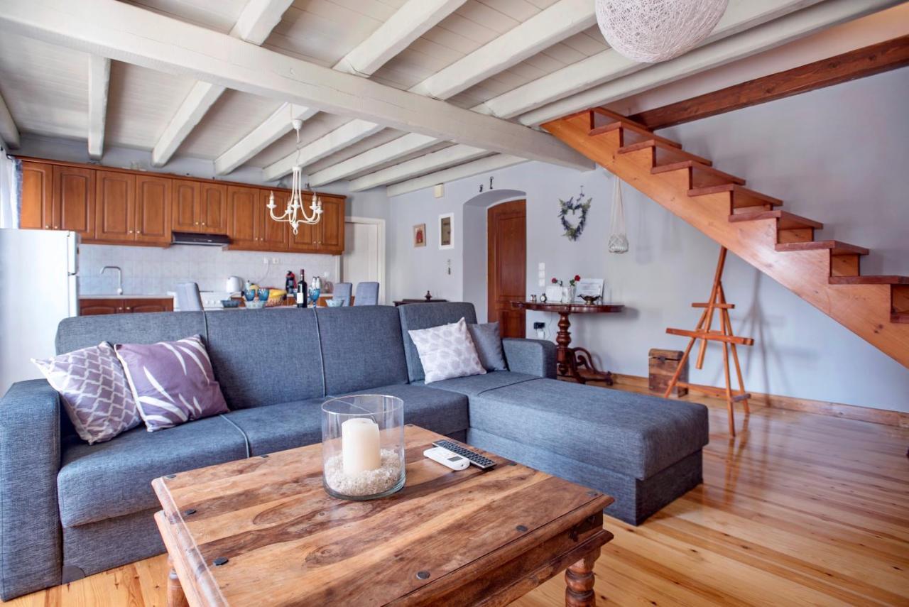 Apartment Luxury Family House With Backyard Mantouki